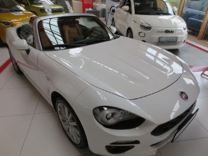 Fiat 124 Spider Lusso