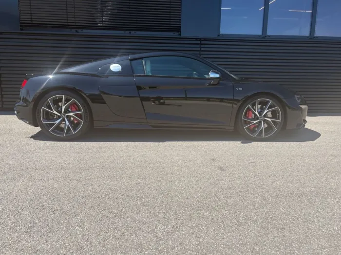 Audi R8 Coupe 5.2 FSI RWD performance-NEUZUSTAND!!!