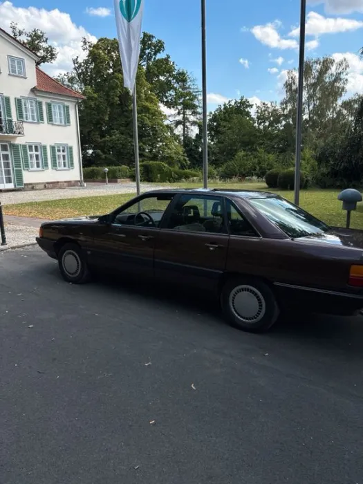 Audi 100 5E