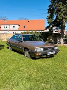 Audi 200 Typ 44