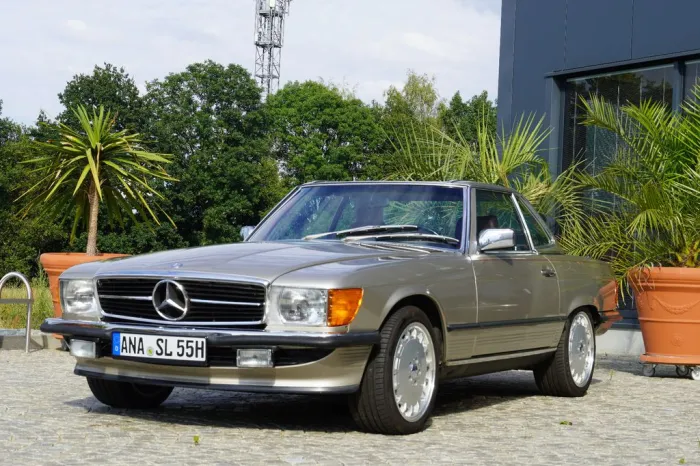 Mercedes-Benz SL 560