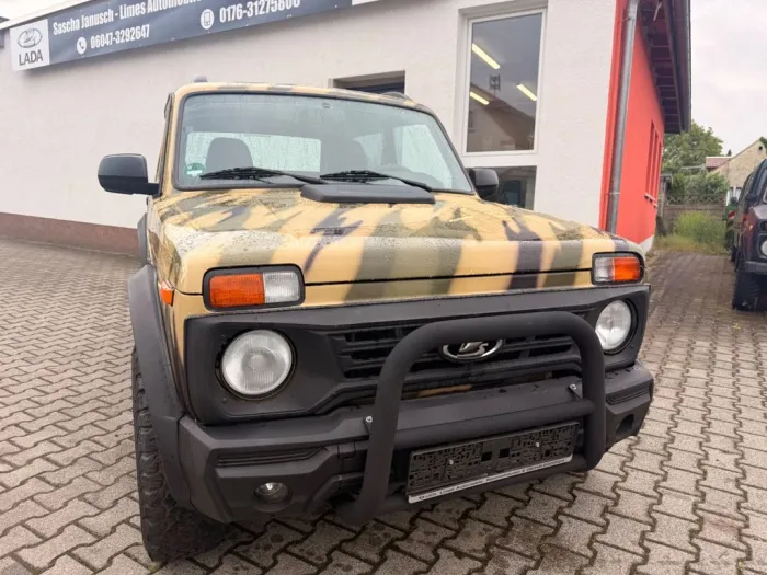 Lada Niva Bronto BF Goodrich AHK MS-Versiegelung LPG