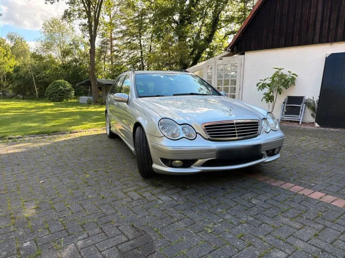 Mercedes-Benz C32 AMG Sportkombi mit 355 PS, top youngtimer