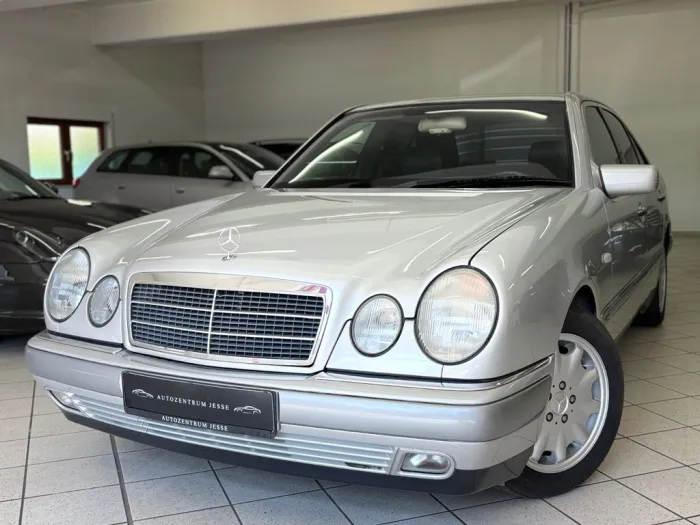 Mercedes-Benz E 320 ELEGANCE - 1Hand - Rostfrei - Memory