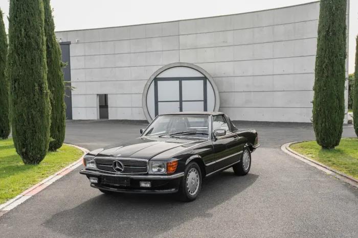 Mercedes-Benz SL 560