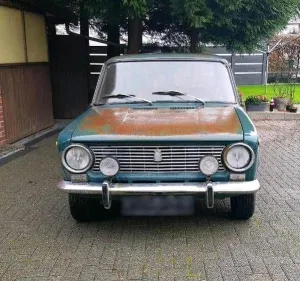 Lada VAZ 2101   aus 1973 ein Klassik...
