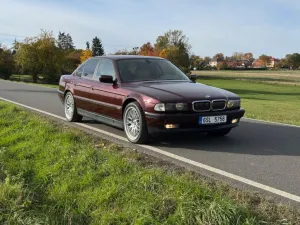 BMW 735i A - V8, Canyonrot
