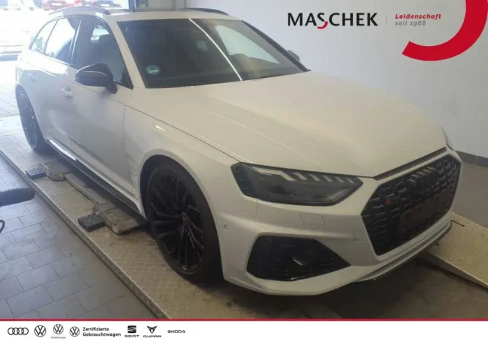 Audi RS4 Avant RS-AGA AHK V-Max Pano Black Matrix B&O