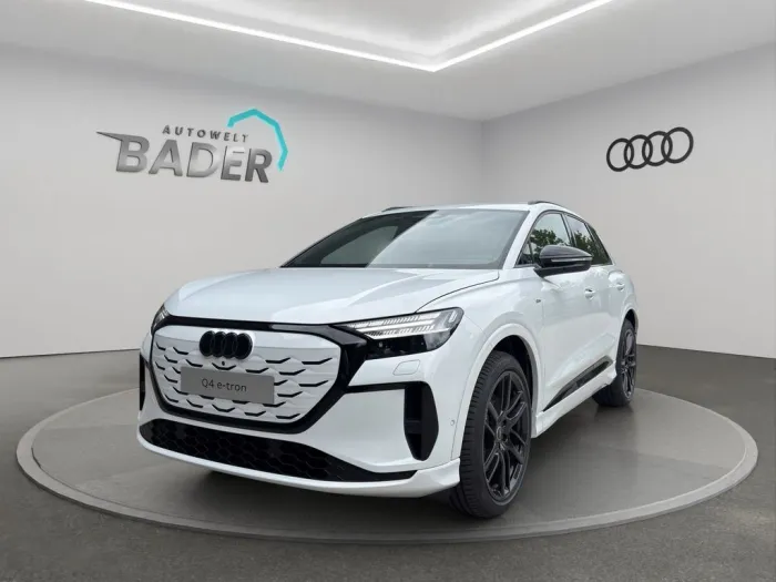 Audi Q4 SUV e-tron quattro 220 kW