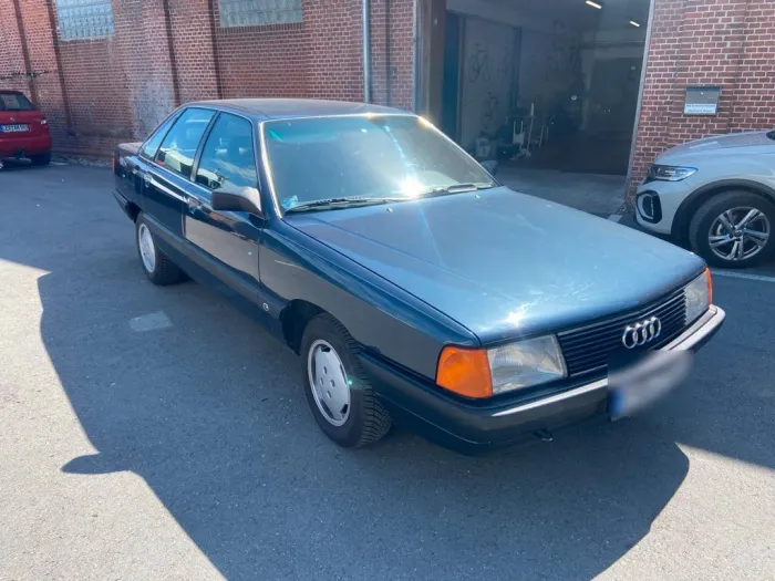 Audi 100 Typ 44 C3 2,3E