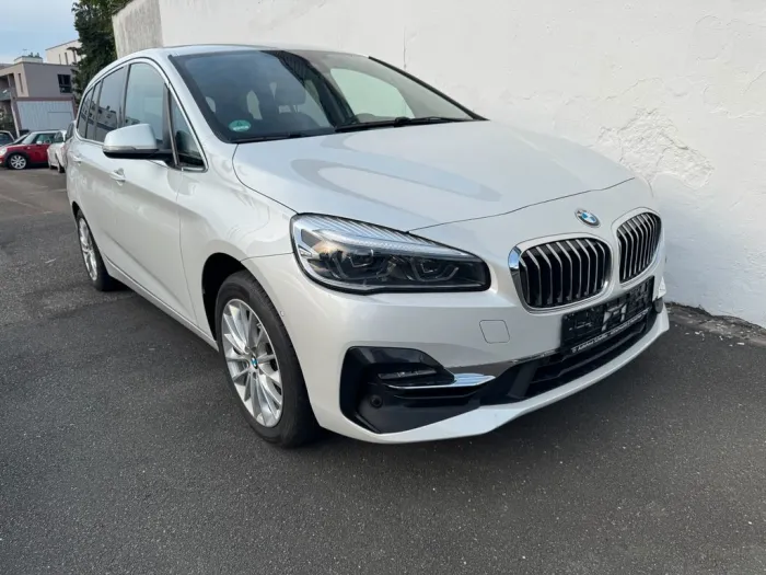 BMW 218i Gran Tourer Luxury/LED/AHK/DAB/Carplay/RFK