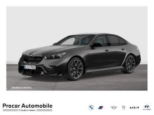 BMW M5 Limousine PANO ACC AHK 360°KAM RFK NAVI LED