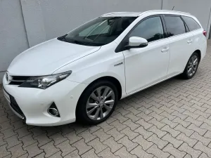 Toyota Auris Touring Sports Hybrid Edition 68 Tkm 1.Hd.