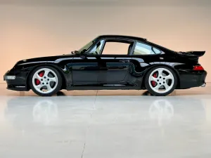 Porsche 993 Carrera 4S Coupé Factory Aerokit