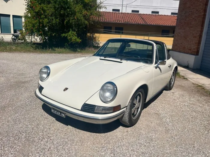 Porsche 911 2.4 T Targa Oro Asi