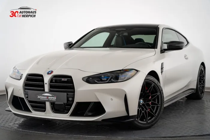 BMW M4 Competition x KITH - Frozen Brilliant-White