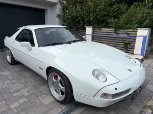 Porsche 928 S4