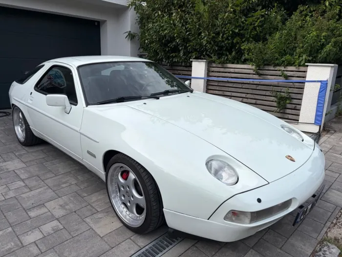 Porsche 928 S4