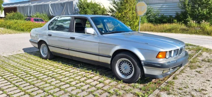 BMW E32 750IL V12
