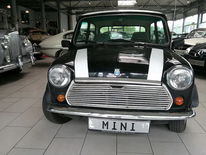 Austin Rover- MINI ........