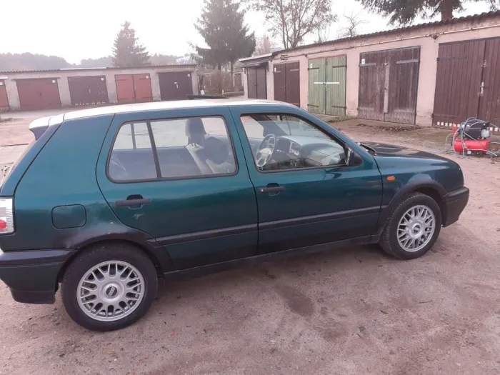 Volkswagen VW Golf 3 zu verkaufen aus gesundheitliche...