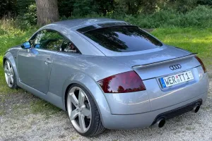 Audi TT Coupe 1.8T quattro 165 kW S line 
