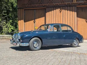 Jaguar Daimler 250 V8