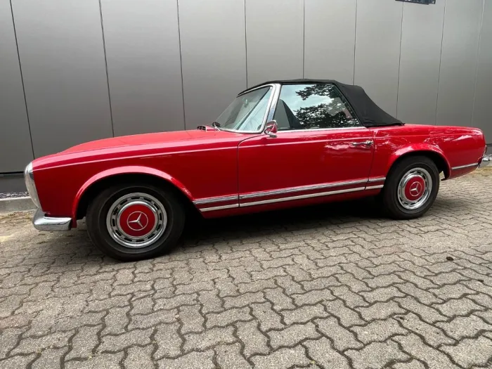 Mercedes-Benz SL 230
