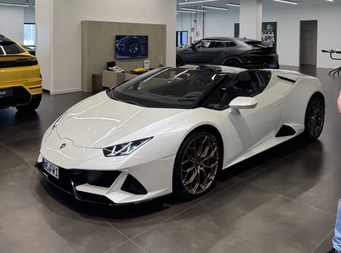 Lamborghini Huracan EVO Spyder  LP640 Ad Personam 