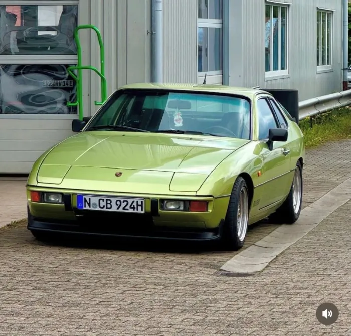 Porsche 924  Resedagrün - Motor neu 