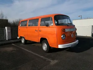 Volkswagen Original VW T2 Bulli von 1974 mit deutsche...