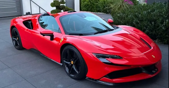 Ferrari SF90 Spider wie Neu 