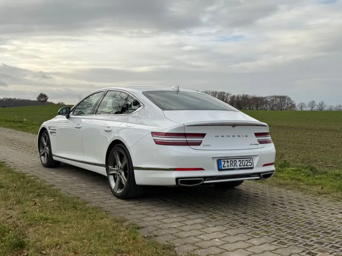 Hyundai Genesis g80