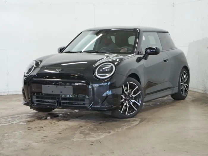 MINI Cooper E JCW Trim Pano HUD 18