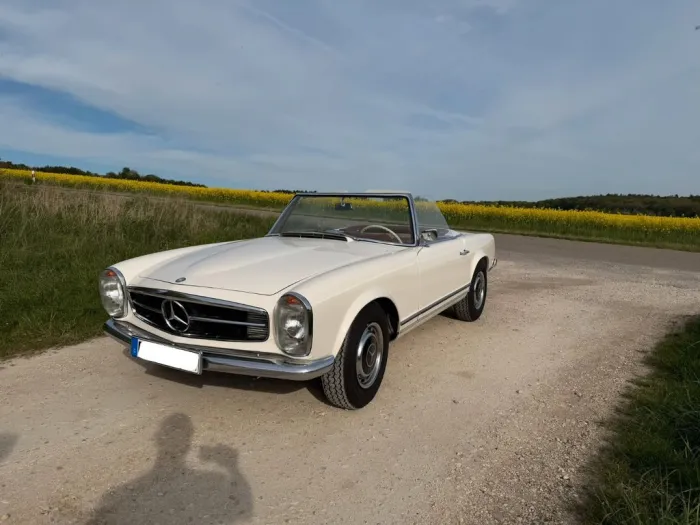 Mercedes-Benz SL 230 Pagode