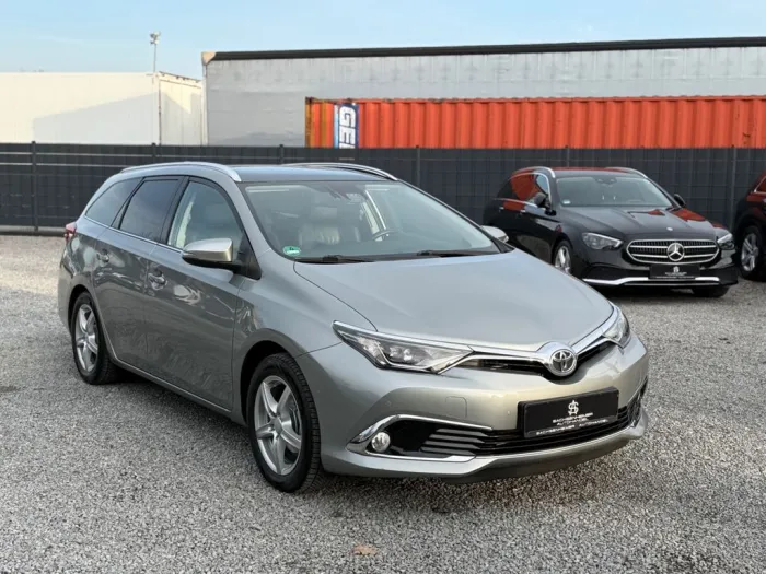 Toyota Auris Touring Sports Executive