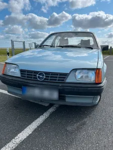 Opel Rekord E Berlina 2.0 Rostfrei Bordcom...