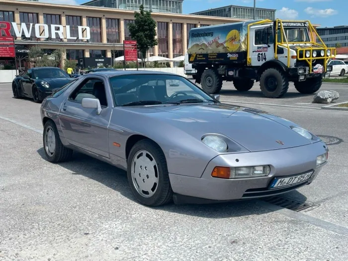 Porsche 928 S4 revidiert, seltener Schalter
