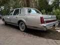 Lincoln Town Car 1988 5.0 V8
