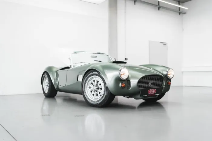 AC Gardner Douglas Cobra *5.7 L83 / neu aufgebaut*
