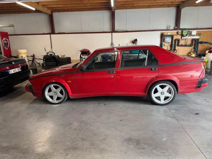 Alfa Romeo 75 3.0 v6