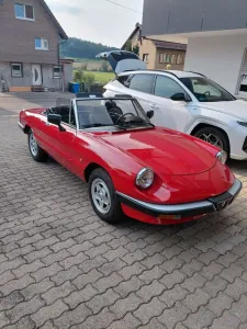 Alfa Romeo Spider 2.0 italienischer Klassiker - Oldtimer 