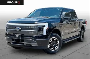 Ford F 150 Lightning XLT 2025 schwarz im Vorlauf