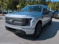 Ford F 150 Lightning Flash grosse Batterie im Vorlauf