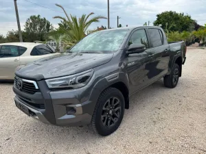 Toyota Hilux INVINCIBLE DOUBLE CAB 2.8 D-4D 4×4