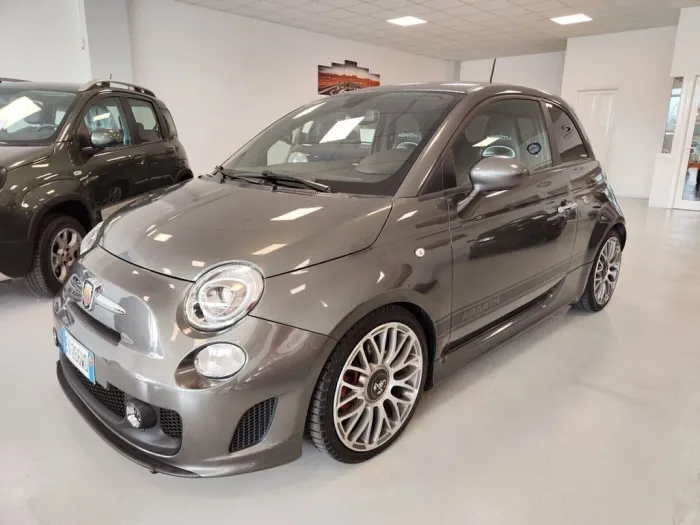 Abarth 500 1.4 Turbo T-Jet Custom