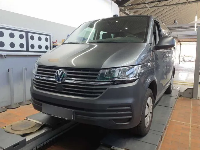 Volkswagen T6.1 Kombi KR 2,0TDI 110kW DSG APP 9-SITZER 2xKL