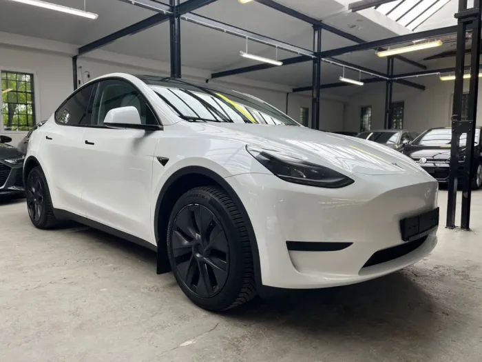 Tesla Model Y RWD *1.HD*GARANTIE*360°*PANO*