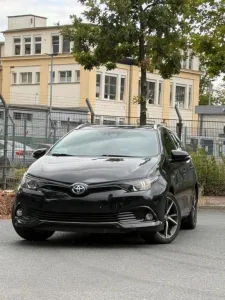 Toyota Auris Touring Hybrid, mit Wegstreckenzähler 