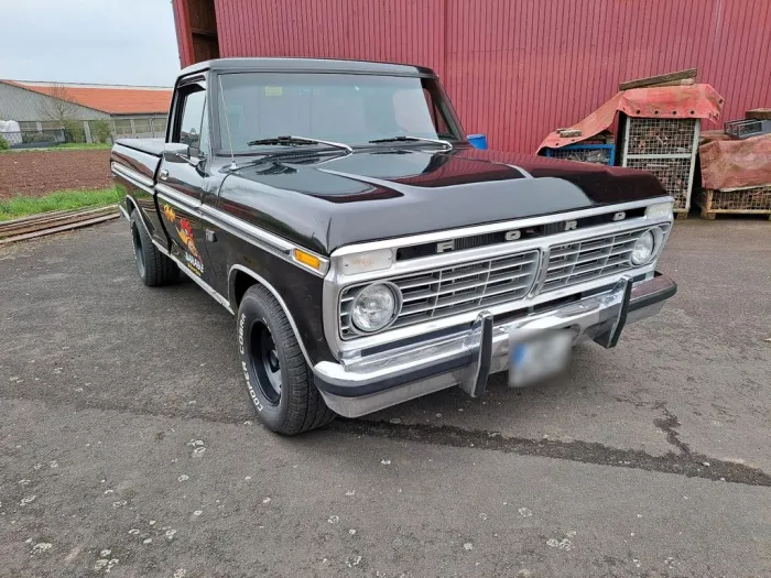 Ford 1975 Ford F100 Shortbed